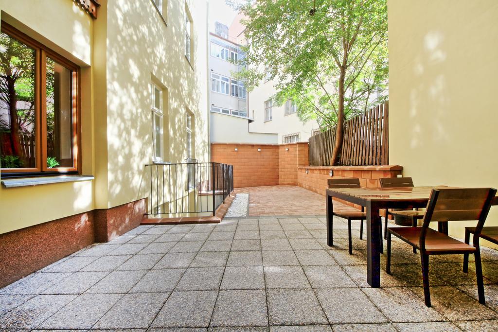 Nabo Apartments Prag Eksteriør billede